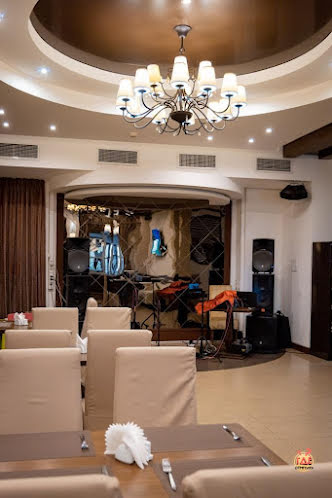 Основной зал в «ВИЛЛАДЖ» фотография №10