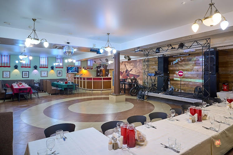 Основной зал  в «Zinger» фотография №12