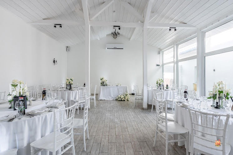 Замок на берегу в «Anstar House Vatutinki» фотография №1