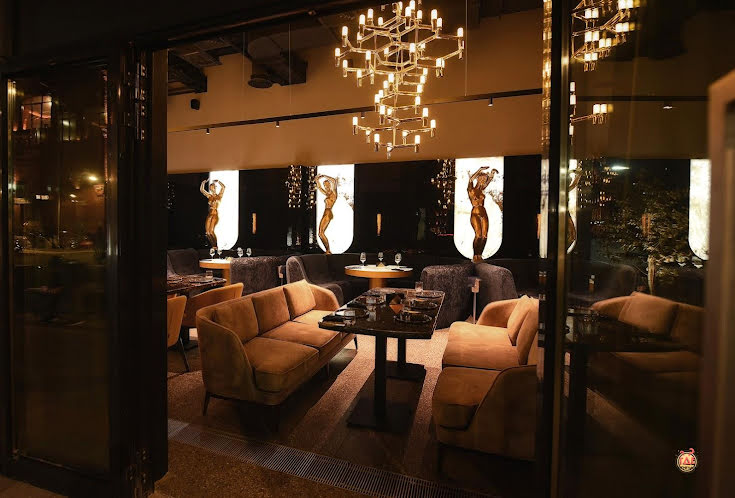 Зал с камином  в «Гарда бар» фотография №3