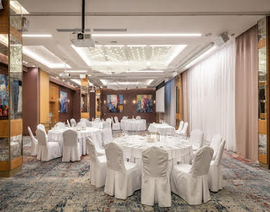  ресторан DoubleTree by Hilton Novosibirsk