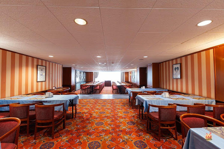 Ресторан «Брассери Эрте» в «Азимут Отель Аэростар» фотография №11