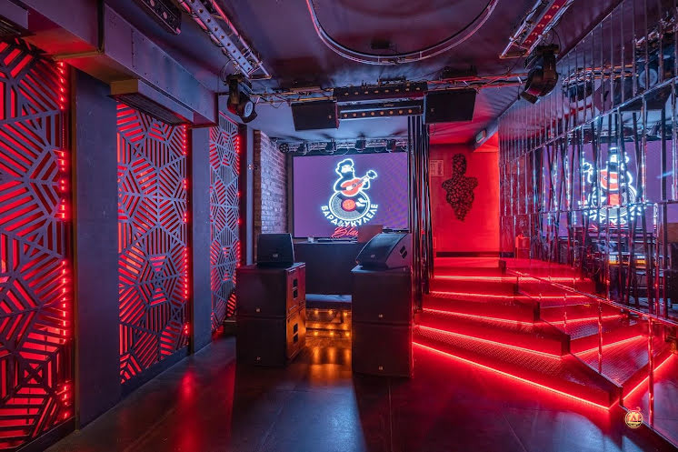 Зал бара в «Бард&Укулеле» фотография №19