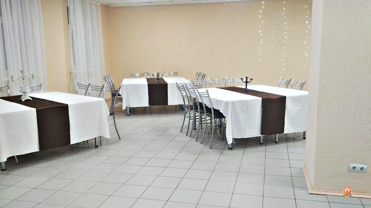 Основной зал в «Уютный» фотография №16