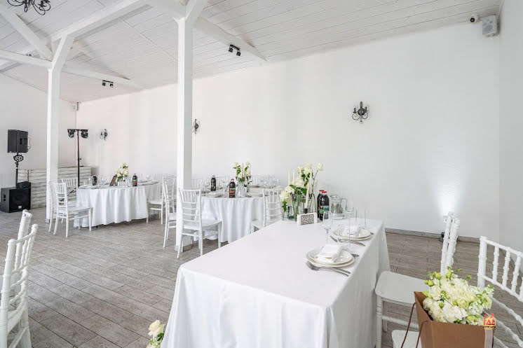 Замок на берегу в «Anstar House Vatutinki» фотография №8