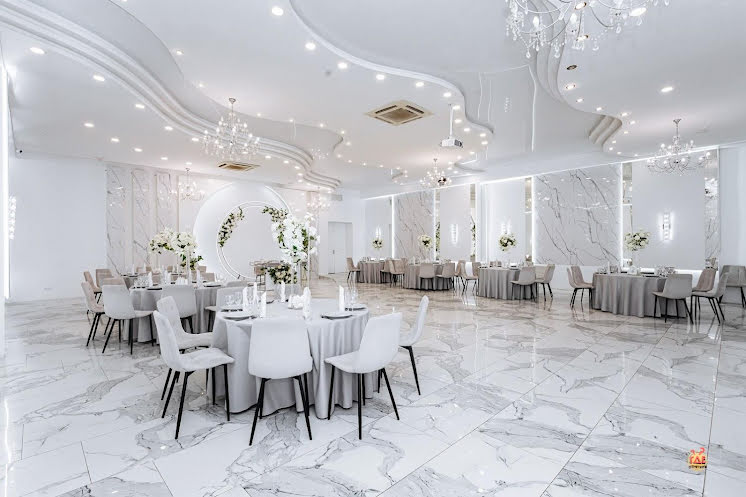 Основной зал в «Облака на Адоратского» фотография №4