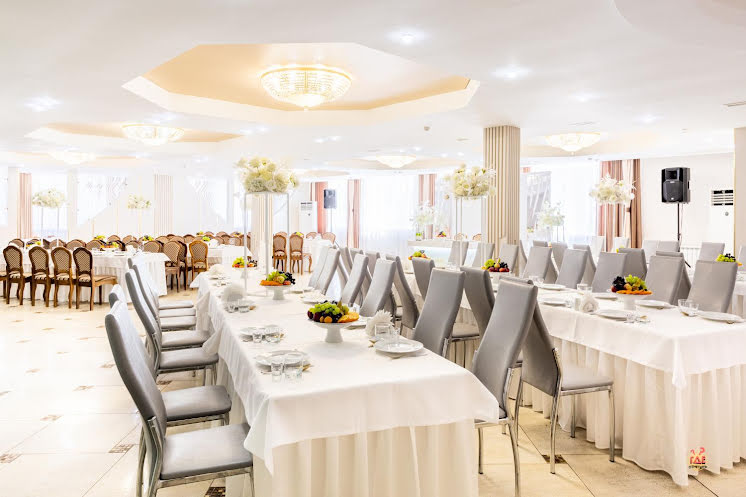 Большой зал в «Ашхана на Гоголя» фотография №11