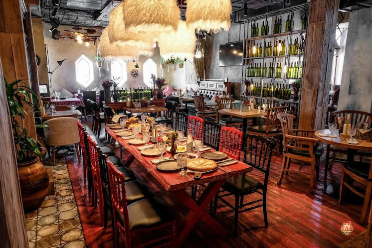 Основной зал в «Джани» фотография №7