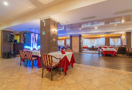 Основной зал первого этажа в Зал "Каминный"