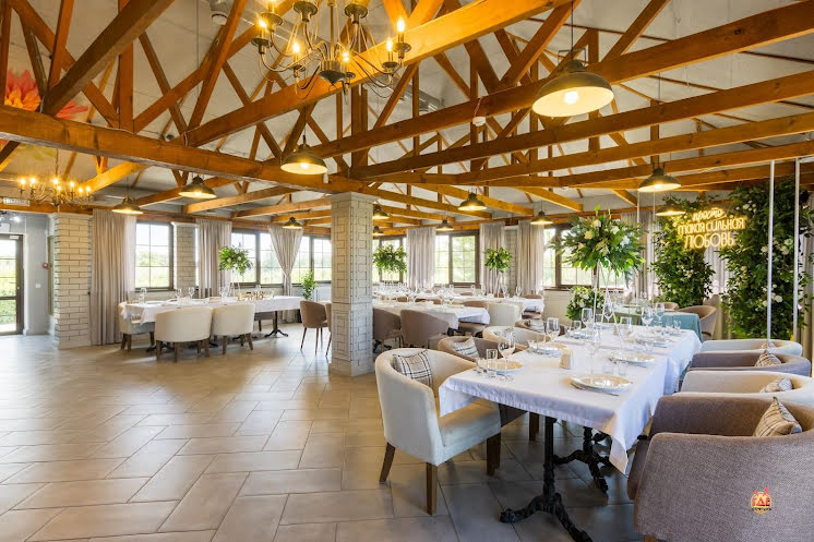 Ресторан у озера в «Вилла София» фотография №13