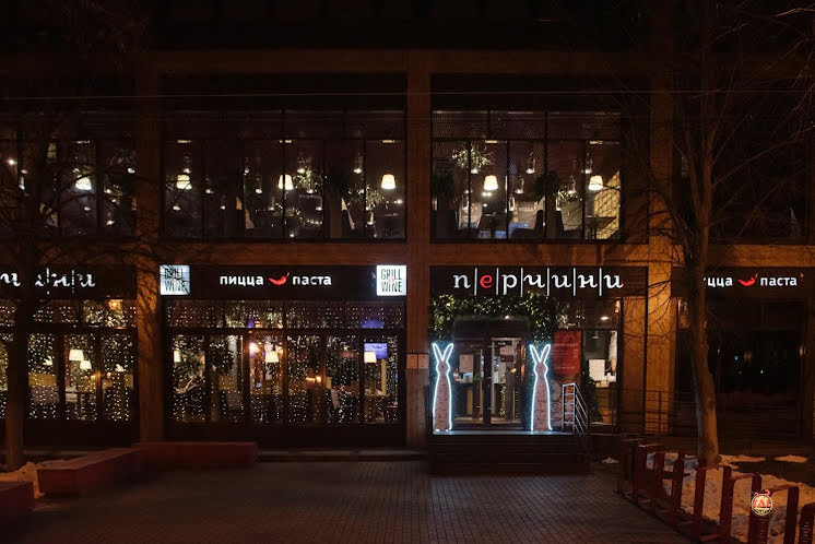 Зал на 1 этаже в «Перчини Grill & Wine на Волжском проспекте» фотография №1