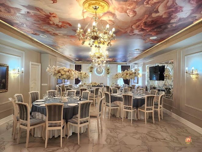 Малый зал в «Версаль» фотография №1