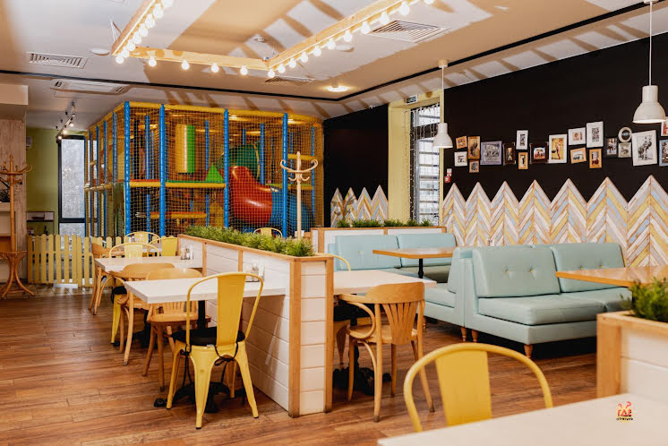 Основной зал в «Избушка на Михалевском» фотография №12