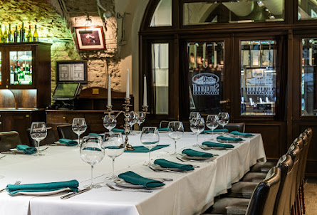 Зал №5 в Зал №6