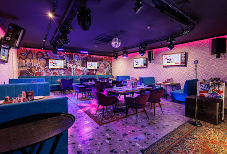 Караоке-зал в Караоке-зал