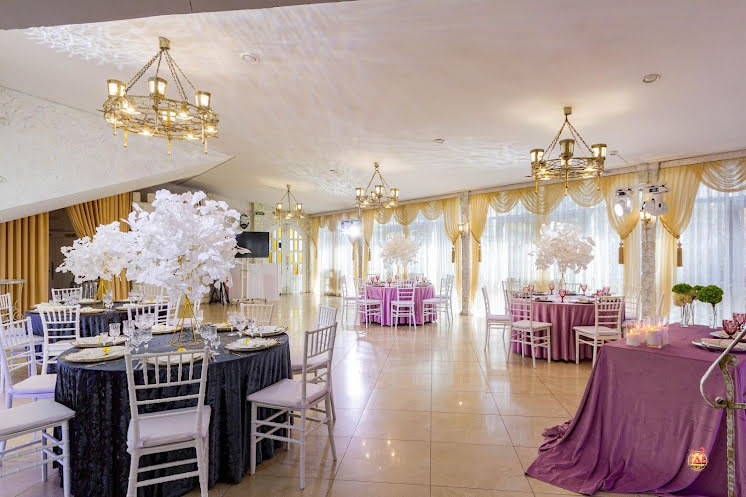 Зеркальный зал в «Кирочный двор» фотография №2