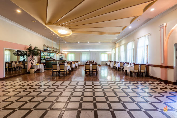 Зал на 120 человек в «Лав» фотография №4