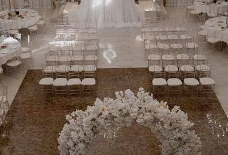 Хрустальный зал в Зал «Зефир»