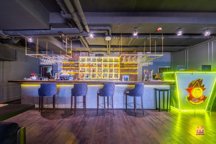Основной зал  в «Руки ВВерх! Бар на Тверской» фотография №15