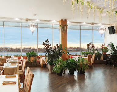  ресторан Волга & Ванильное небо