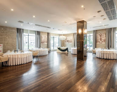  ресторан DoubleTree by Hilton Novosibirsk