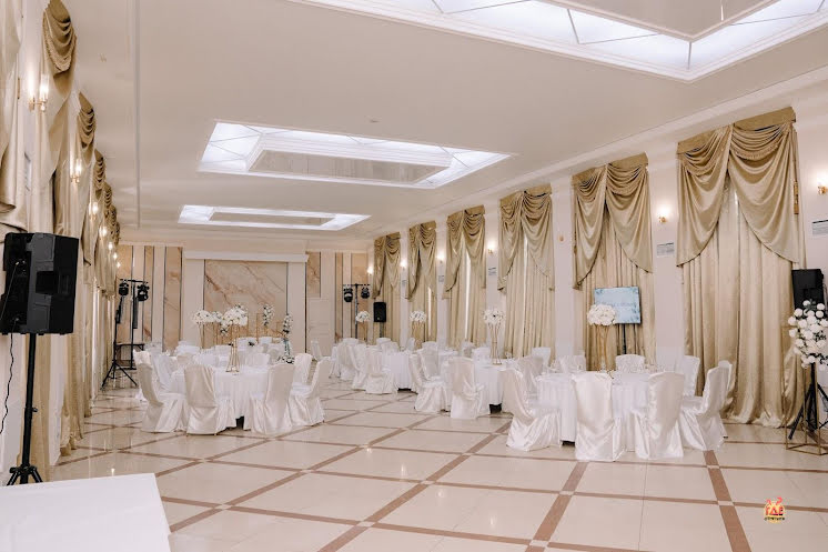 Большой зал в «Богемия на Вавилова» фотография №8