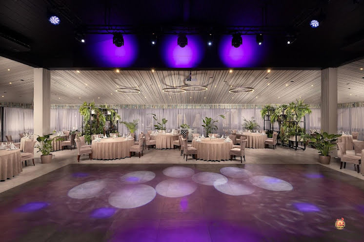 Большой зал в «Времена года в Парке Горького» фотография №13