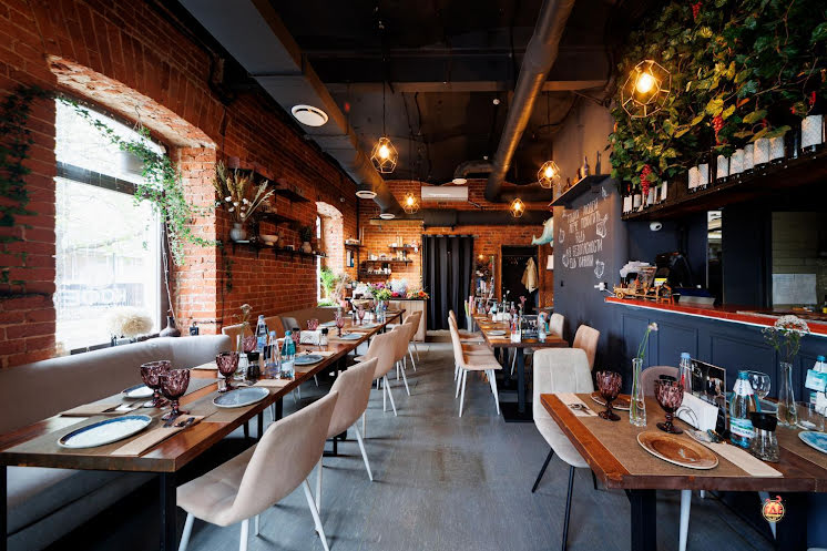 Зал ресторана в «Вах Хинкали на Холодильном» фотография №9