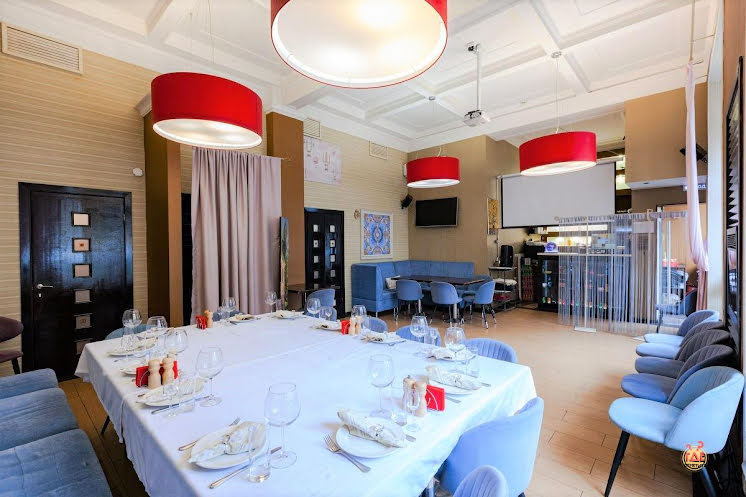 Основной зал в «Баловень на Павелецкой» фотография №10