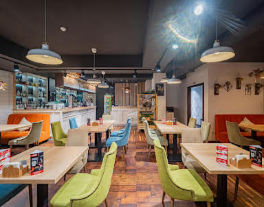  ресторан По чесноку на Академика Королева