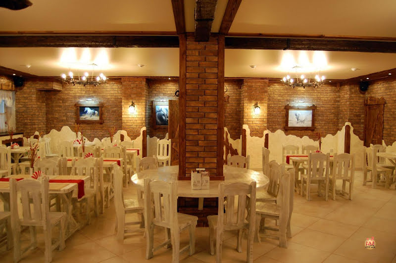 Белая лошадь фотография №3