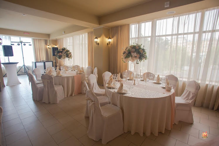 Каминный зал в «Дизайн Холл» фотография №1