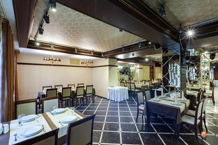 Основной зал ресторана  в «Загородный» фотография №2