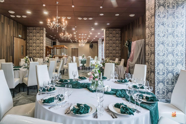 Основной зал ресторанного комплекса в «БОР» фотография №2