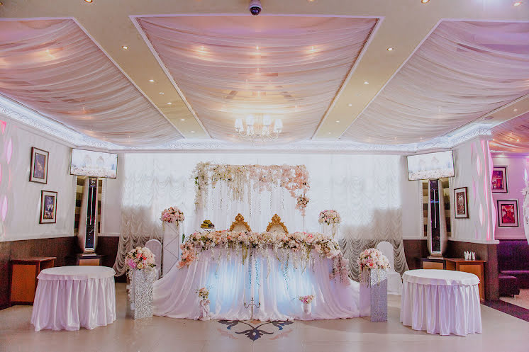 Основной зал  в «Делис» фотография № 1