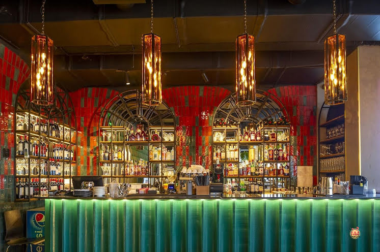 Большой зал в «Чайхана Инжир на Бутырской» фотография №17