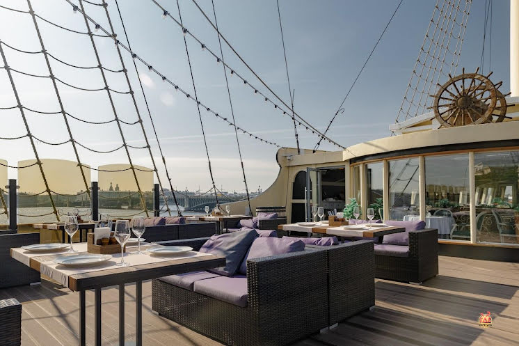 Видовая летняя терраса в «Фрегат «Благодать»» фотография №7