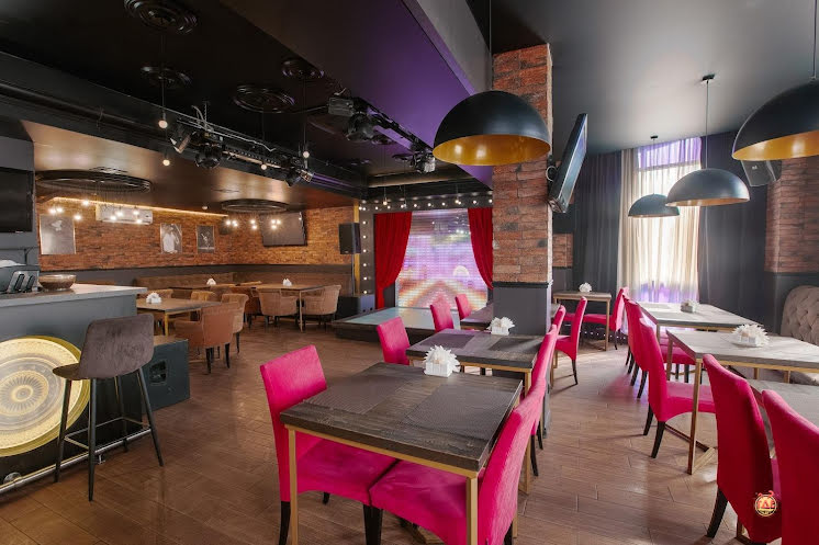 Зал «Грэмми» в «Академия Караоке на Ширямова» фотография №10