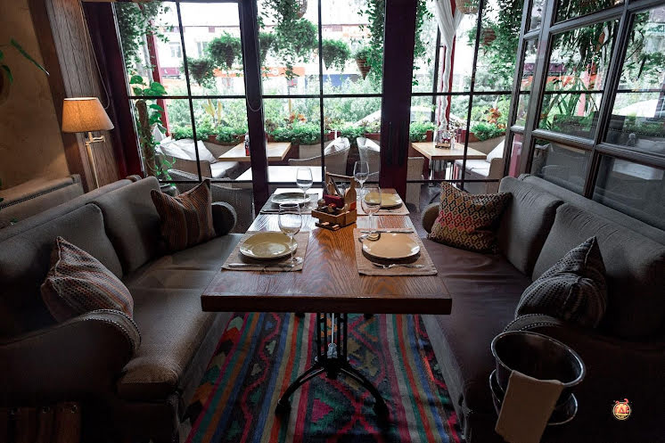 Основной зал в «Бастурма» фотография №8