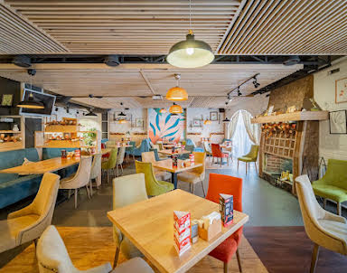  ресторан По чесноку на Академика Королева