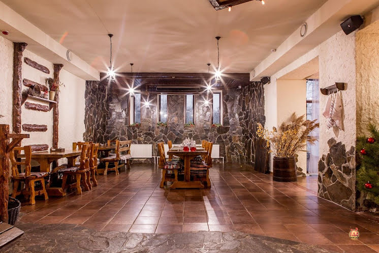 Основной зал в «Шницель» фотография №3