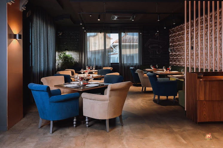 Основной зал в «TRITONIA» фотография №9