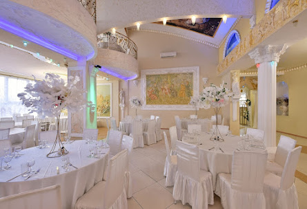 Большой зал  в Малый зал 