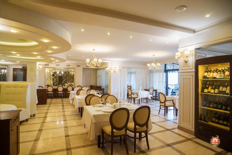 Основной зал в «Александр» фотография №13