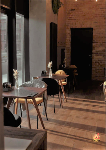 Основной зал в «Moriarty Bar & Kitchen» фотография №5