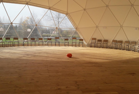 Шатер-сфера в Шатер «Друзей»