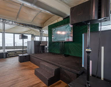  ресторан Omega Rooftop