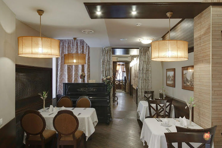 Основной зал  в «Фаворит» фотография №16