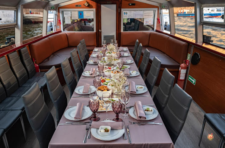 Палуба в «Теплоход "Ария"» фотография №2