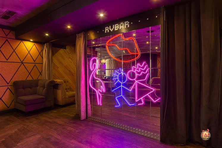 Танцпол + vip в «Руки ВВерх! Бар Одинцово» фотография №8